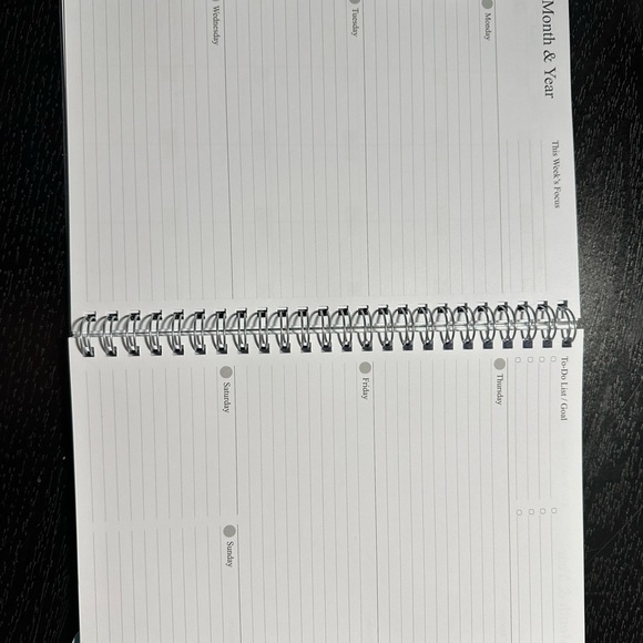 Weekly/Monthly Undated Planner - Picture 4 of 6